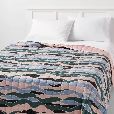 Merit Quilt Red/Blue - Room Essentials™ 5 Merit Quilt Red/Blue - Room Essentials™ - Image 3