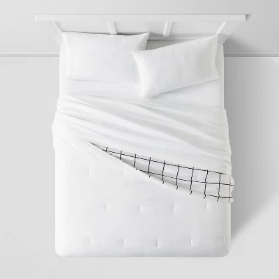 Reversible Microfiber Grid Comforter - Room Essentials™ Navy 5 Reversible Microfiber Grid Comforter - Room Essentials™ Navy - Image 3