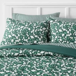 Floral Printed Microfiber Reversible Comforter & Sheets Set Dark Green - Room Essentials™ 17 Floral Printed Microfiber Reversible Comforter & Sheets Set Dark Green - Room Essentials™ -Outlet The Casa Gleam Store GUEST 3b9a5973 d4a1 463a af2e 3b4ff4b32e85 1