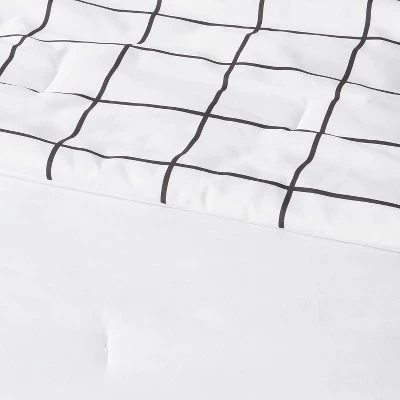 Reversible Microfiber Grid Comforter - Room Essentials™ Navy 7 Reversible Microfiber Grid Comforter - Room Essentials™ Navy - Image 5