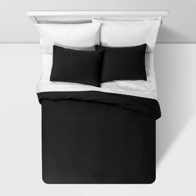Easy-Care Duvet Cover & Sham Set - Room Essentials™ Black 4 Easy-Care Duvet Cover & Sham Set - Room Essentials™ Black - Image 2