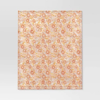 Printed Plush Floral Throw Blanket - Room Essentials™ Green 4 Printed Plush Floral Throw Blanket - Room Essentials™ Green - Image 2